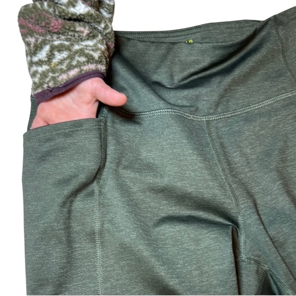Tek Gear Workout Gear Woman’s Leggings Green Size Large with Pockets - Picture 6 of 7